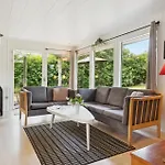 3 Bedroom Amazing In Semesterbostad *